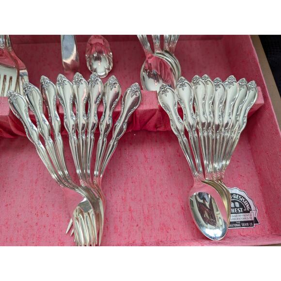 ANTIQUE/VINTAGE WM. ROGERS JULIETTE SILVERPLATE  1953 SVC 8, 50 PIECES! - Picture 9 of 15